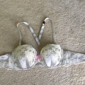 Victoria’s Secret underwire sequin and lace bra 32d